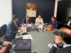 Orrego presentó en Londres la emisión&nbsp; de&nbsp; bonos ante inversores internacionales de primer nivel