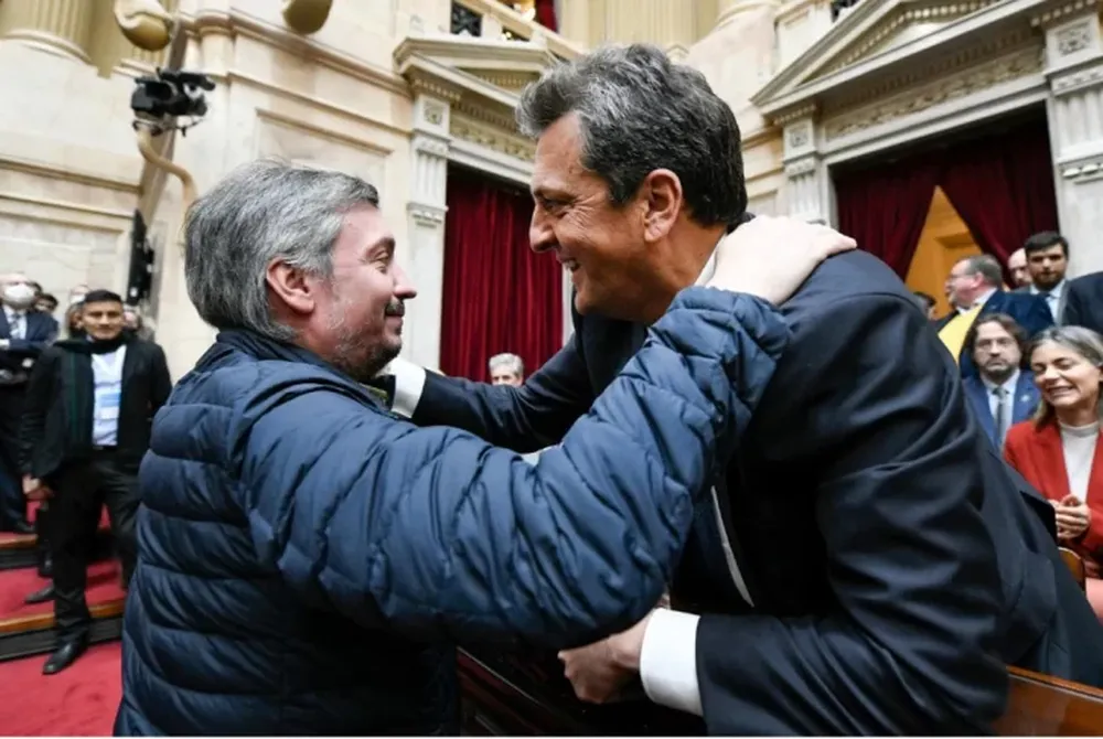 ¿ALIADOS CONTRA  KICILLOF? Massa y Máximo buscan formar un frente queobligue al gobernador bonaerense a negociar las listas del PJ para las legislativas.