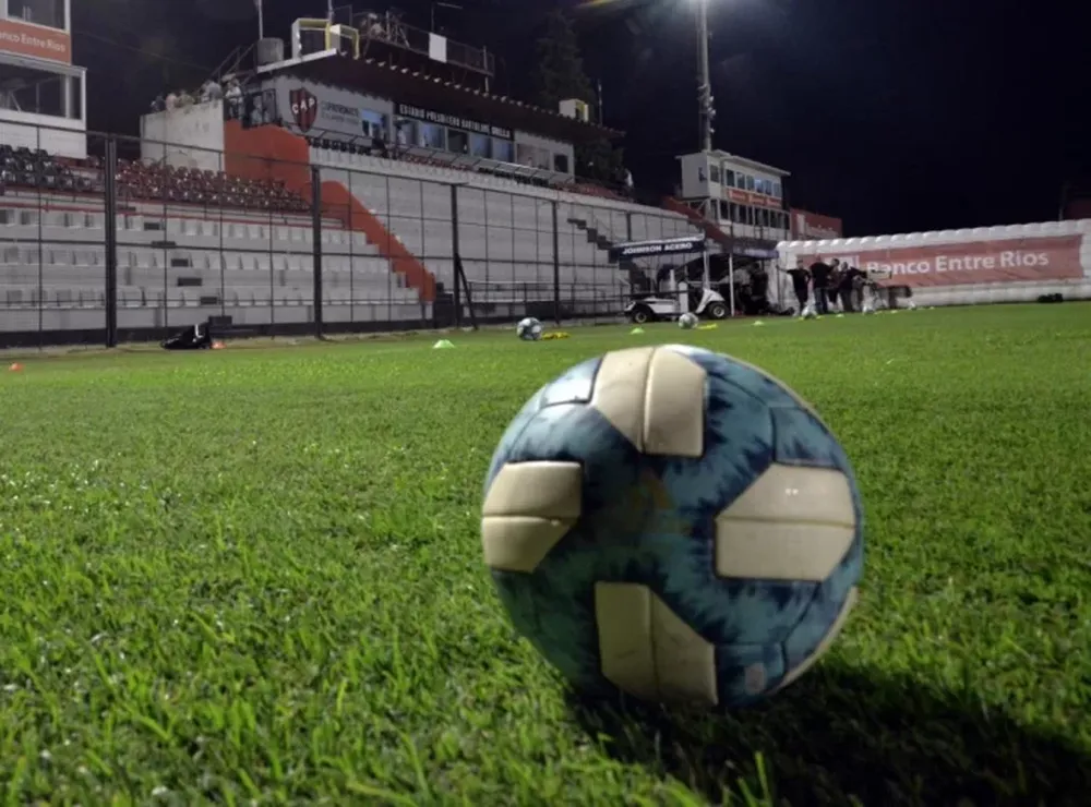 El fútbol argentino se pone en marcha con cinco amistosos