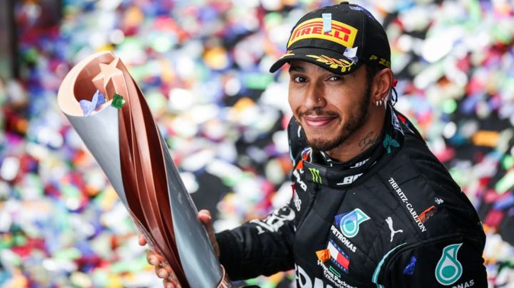 Hamilton anunció que “antes de la Navidad” renovará su contrato con Mercedes