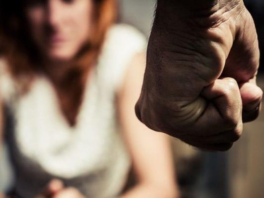 Hace 3 días pidió protección por miedo al ex, no hubo resolución y hoy él fue y la golpeó