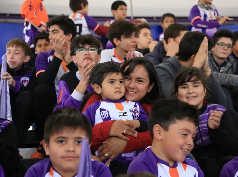 Richet y Zapata, el séptimo club de hockey con cancha techada