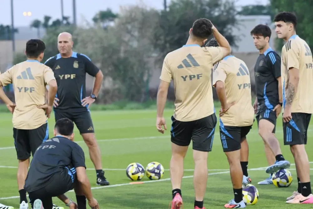 Entrenamiento. Placente encabezó otro día de trabajo en el plantel del Sub 17 que ya tiene rival.