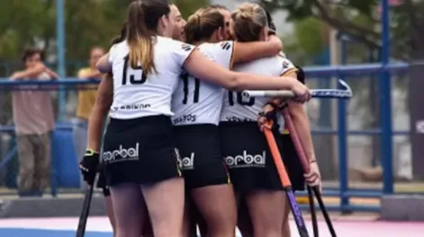 Polémica en el hockey: una joven denunció que sus compañeras la sometieron a un denigrante ritual de iniciación