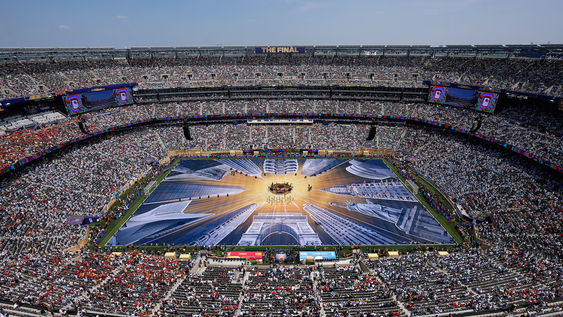 todo el color del show del entretiempo con madonna, bts, justin bieber y shakira