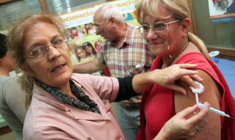 Gripe A: quieren extender dos meses la vacunación