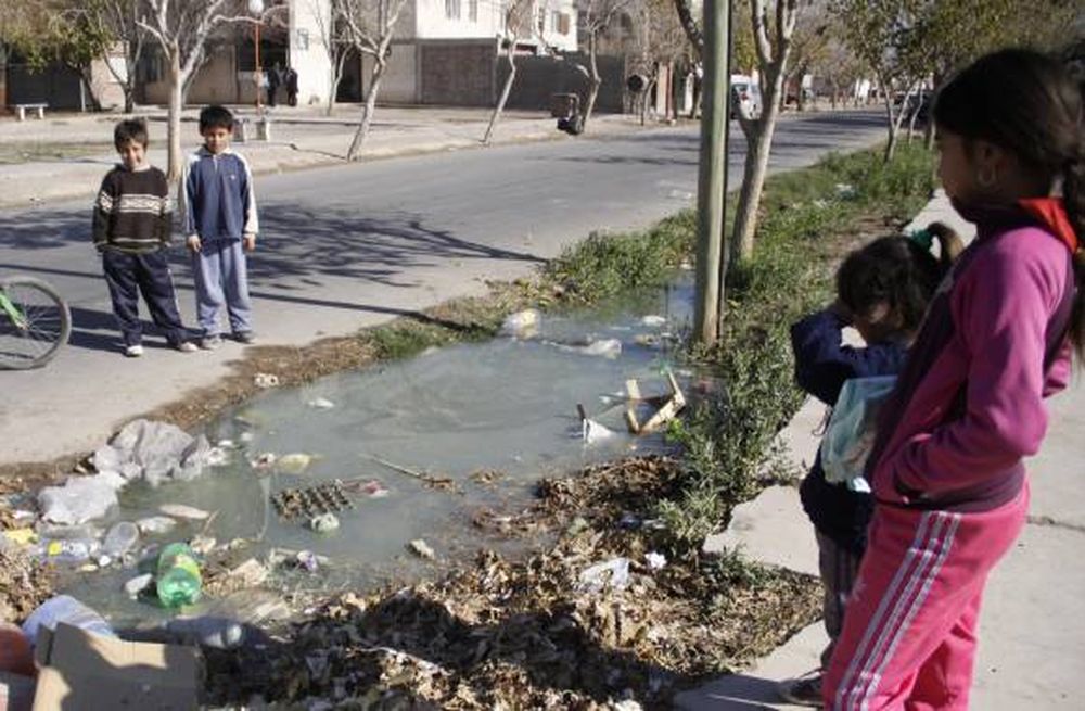 Un nuevo colapso de pozos negros a pesar de que pusieron sales
