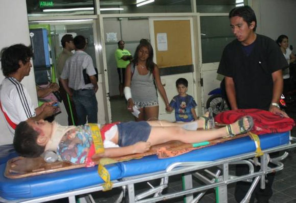 Seis heridos por el vuelco de un auto en ruta 20