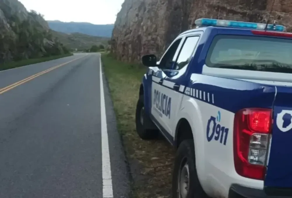 Grave accidente en el Camino de las Altas Cumbres: un auto chocó a una moto y murió una niña