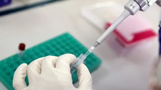 Desarrolladores de la Sputnik-V sugirieron a AstraZeneca combinar sus vacunas