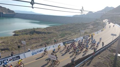 Pérez y Castro, los ganadores de la 1ra etapa de la Vuelta Femenina y Junior a San Juan