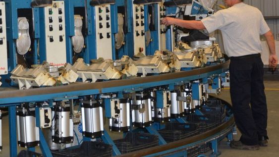 EL GOBIERNO MIRA DE  CERCA la evolución de algunos sectores en particular, en especial los que entregan más divisas y generan mano de obra intensiva