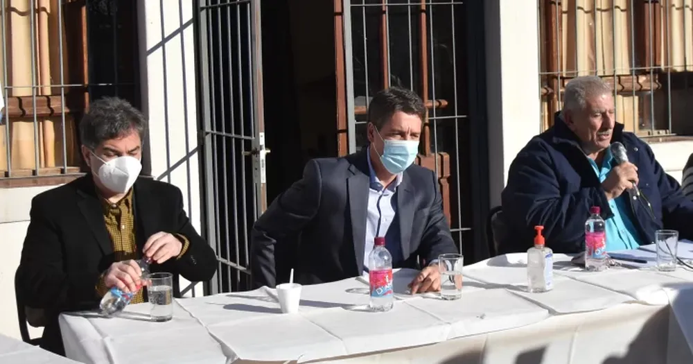 Avelín-Arancibia, entre la unidad y la disputa en otro grupo opositor