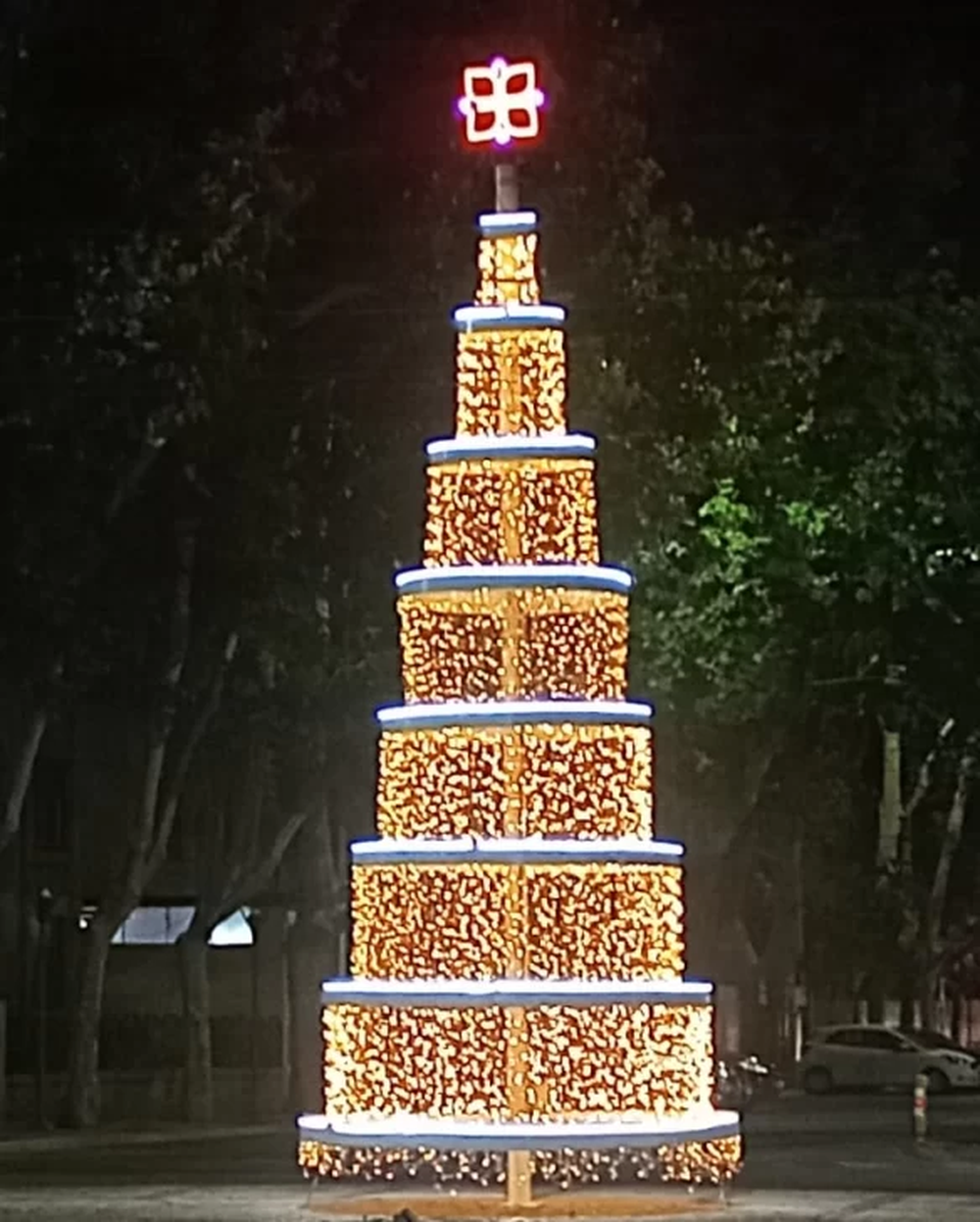 Un árbol navideño que puede brindar seguridad