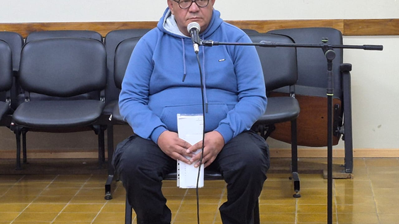se hacia pasar por mujer y pedia imagenes sexuales a menores: prision en suspenso y tratamiento psicologico