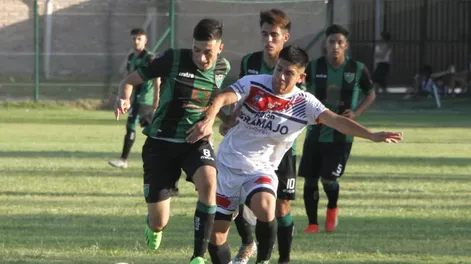 San Martín ganó y quedó como único puntero a la espera de Sportivo