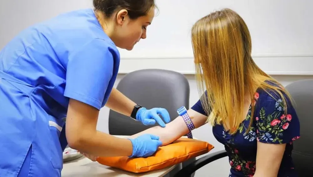 El test de sangre que permite la detección temprana de 50 tipos de cáncer