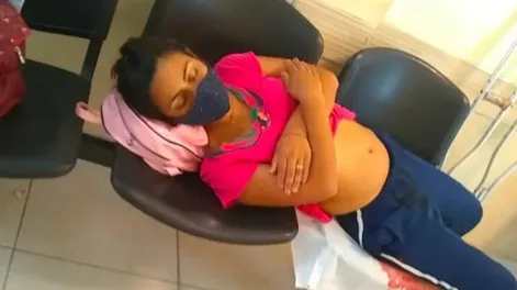 Aseguran que perdió un embarazo tras esperar 12 horas que la atiendan en la guardia