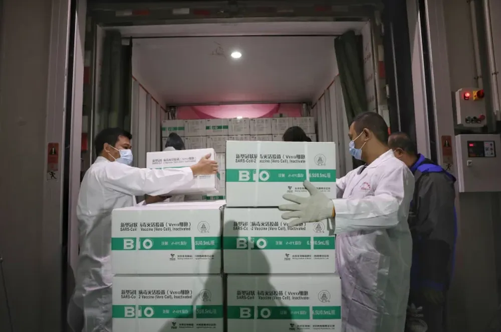 Confusión y aclaraciones chinas sobre efectividad de las vacunas