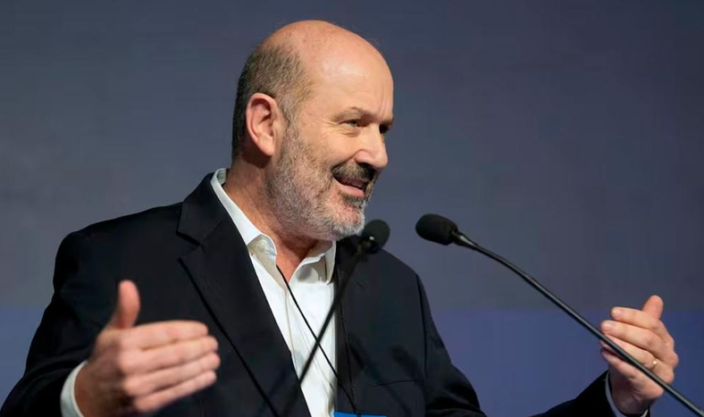 El ministro Sturzenegger dio cuatro motivos por los que abrieron las importaciones.&nbsp;