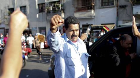 Sin que lo vean ni  que lo escuchen