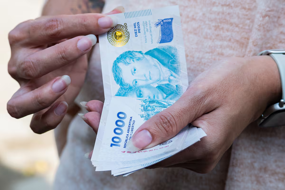 Los salarios de los trabajadores formales volvieron a crecer por debajo de la inflación en marzo.