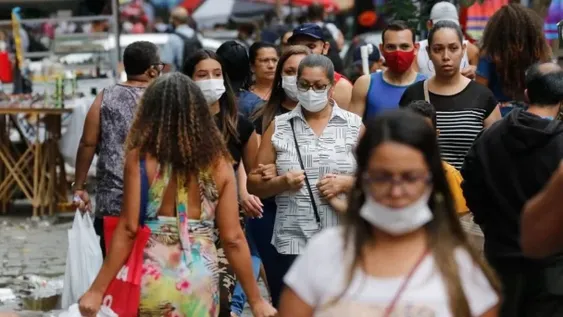 Brasil bate récord de casos de coronavirus y detecta 270.000 en un día
