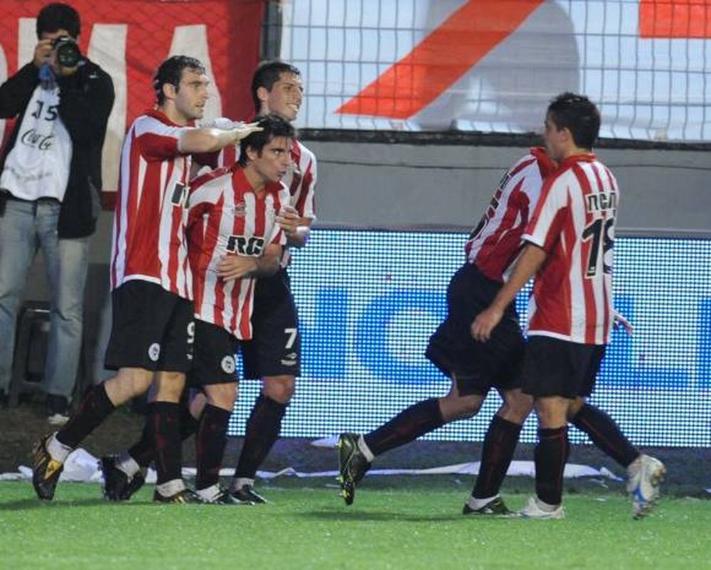 Estudiantes ganó con justicia a Huracán