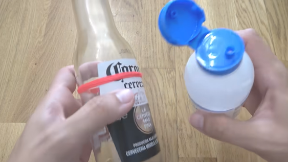 ¿como cortar botellas de vidrio en casa? el truco viral del choque termico para fabricar tus propios vasos