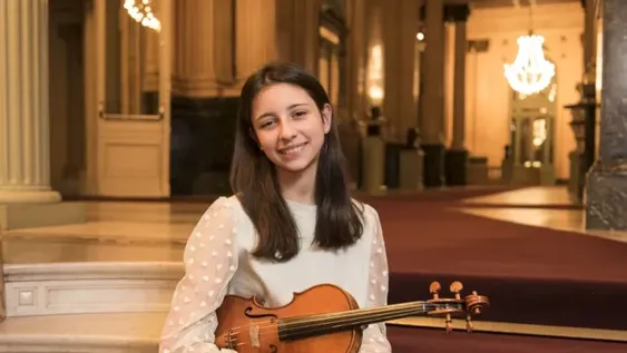 Pilar Policano, la “Messi del violín”, actuará en San Juan
