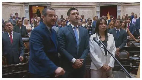 La diputada que juró.-