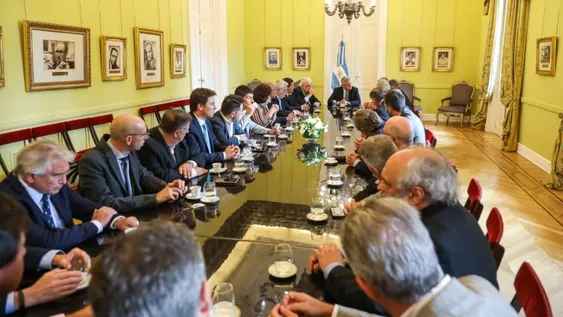 Anuncian una rebaja inmediata del 8% en el precio de medicamentos