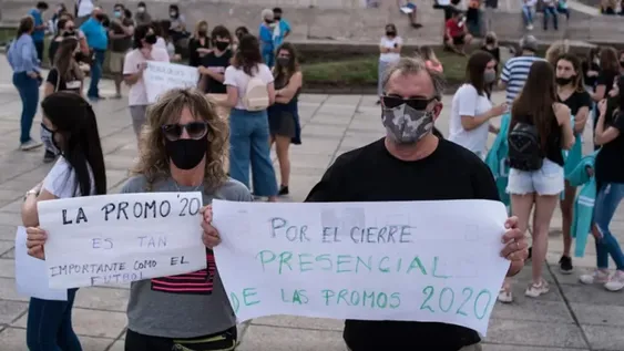 Los porteños y rosarinos marcharon por las clases