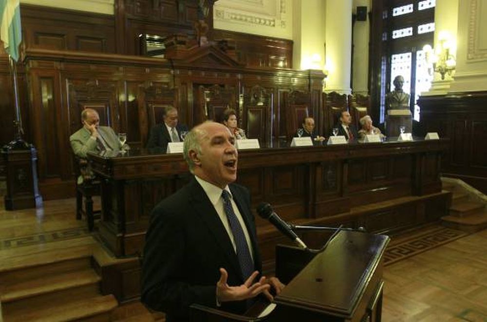 Lorenzetti: es ‘prioritario’ combatir al narcotráfico