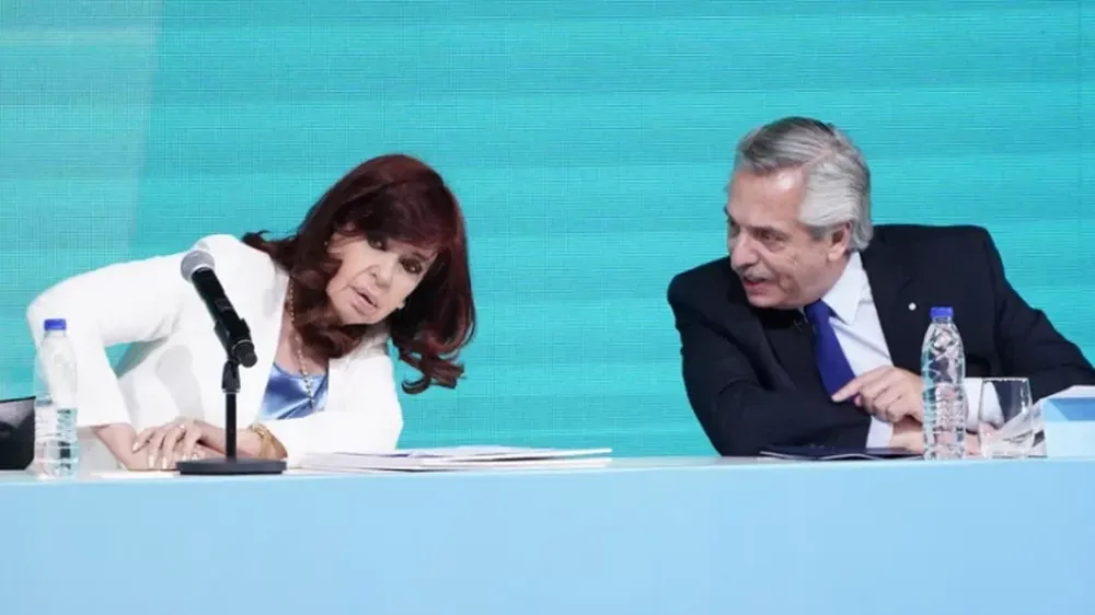 De Cristina a Alberto: “Usá la lapicera con los que tienen que darle cosas al país”