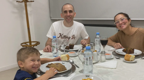 nahuel gallo ceno con su familia: vamos a denunciar los crimenes de lesa humanidad