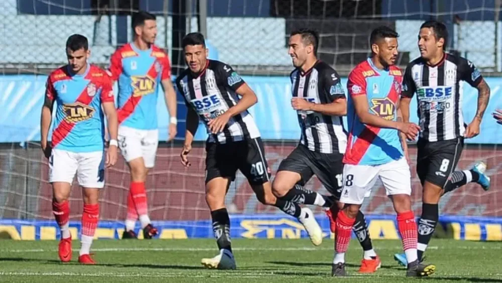 Arsenal y Central Córdoba empataron en un partidazo