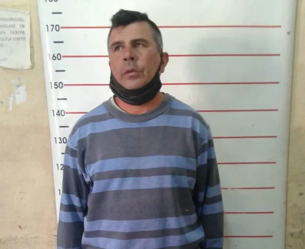 Reo que se quedó en Caucete por el brote de casos golpeó a su pareja y le robó plata