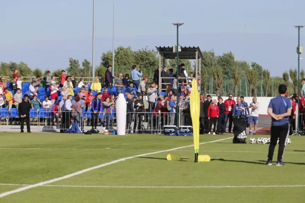 La Selección recibió el cariño de unos 400 hinchas en la práctica abierta