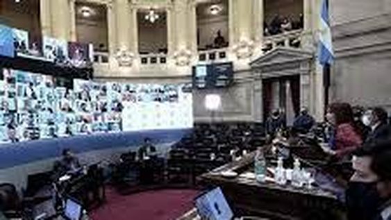 El Senado sesiona para postergar las elecciones y votar cambios a la Ley de Ganancias