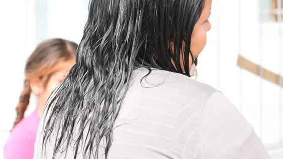 “Vos te vas a quedar con mi hijo, si no te mato”, le dijo a una niña, y la acuchilló