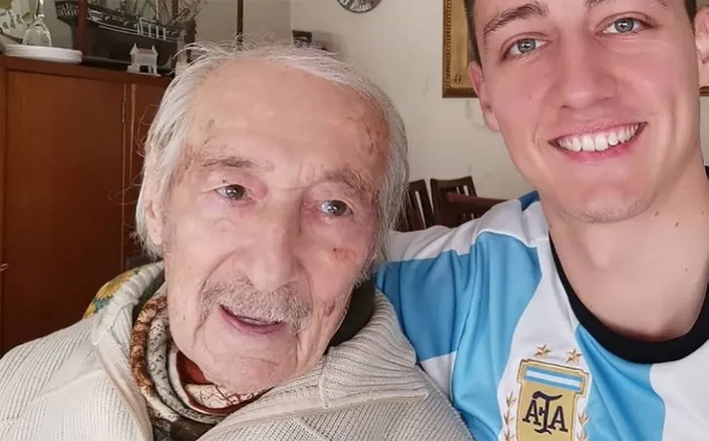 Murió el hombre de 100 años que anotaba en un cuaderno todos los goles de Messi