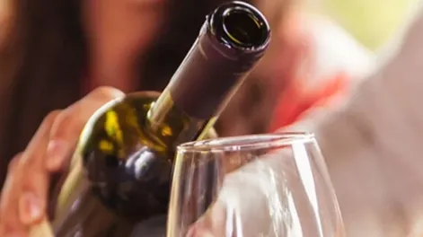 Un clavadista protagonizó un insólito blooper en la inauguración de un natatorio francés