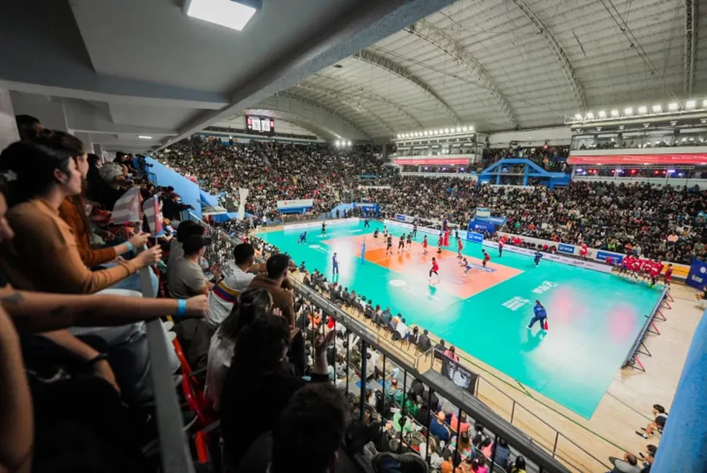 Argentina le ganó a Cuba en tie-break ante un Cantoni que vibró al ritmo de un partidazo