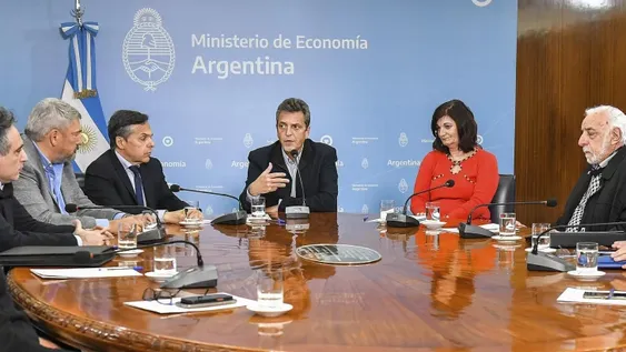 Paro de colectivos en AMBA, una papa caliente para Massa