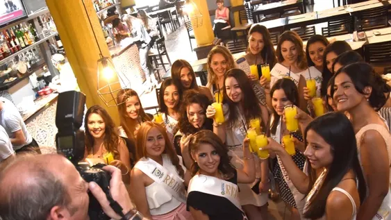 Un brindis para celebrar el nuevo comienzo