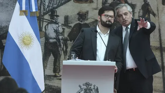 Boric propone resolver los diferendos limítrofes en el Sur por vía diplomática