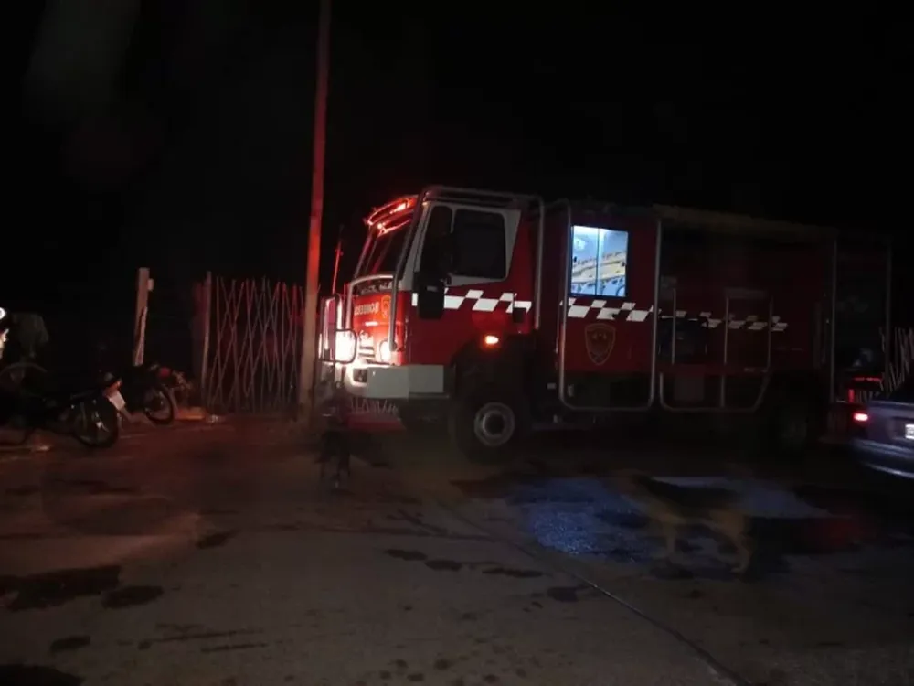 [VIDEO] Así quedó la casa de una familia que lo perdió todo en un incendio: creen que fue intencional