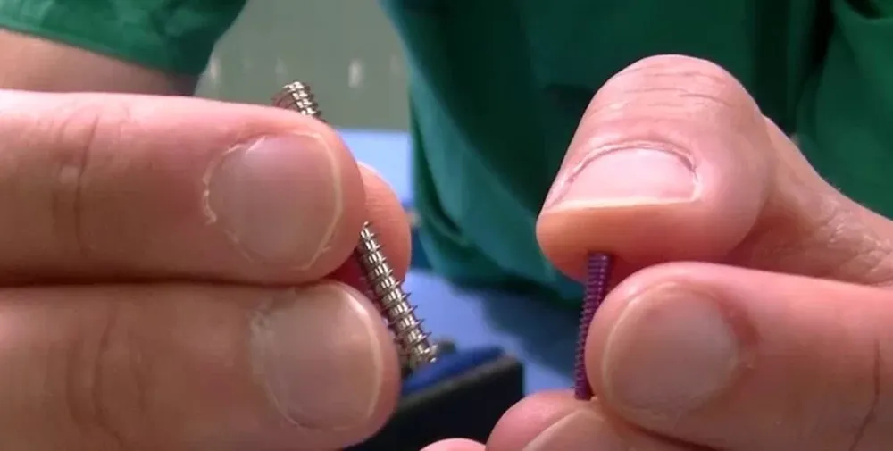 Tragó tornillos para que le hagan el test de coronavirus