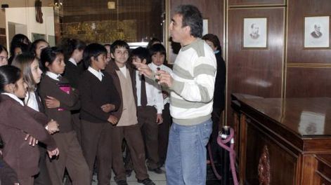 Al municipio,  para aprender de democracia